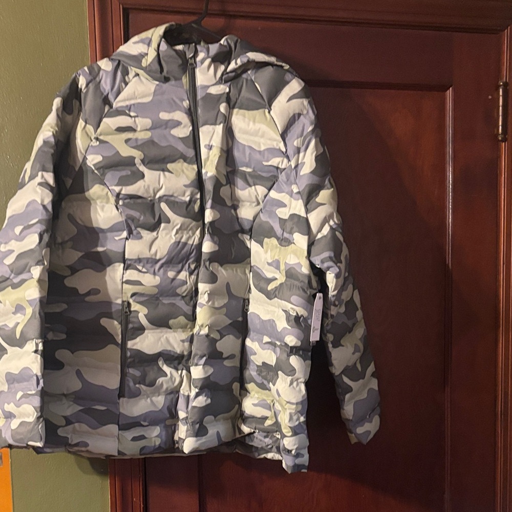 Time and Tru Women's Camouflage Puffer Jacket